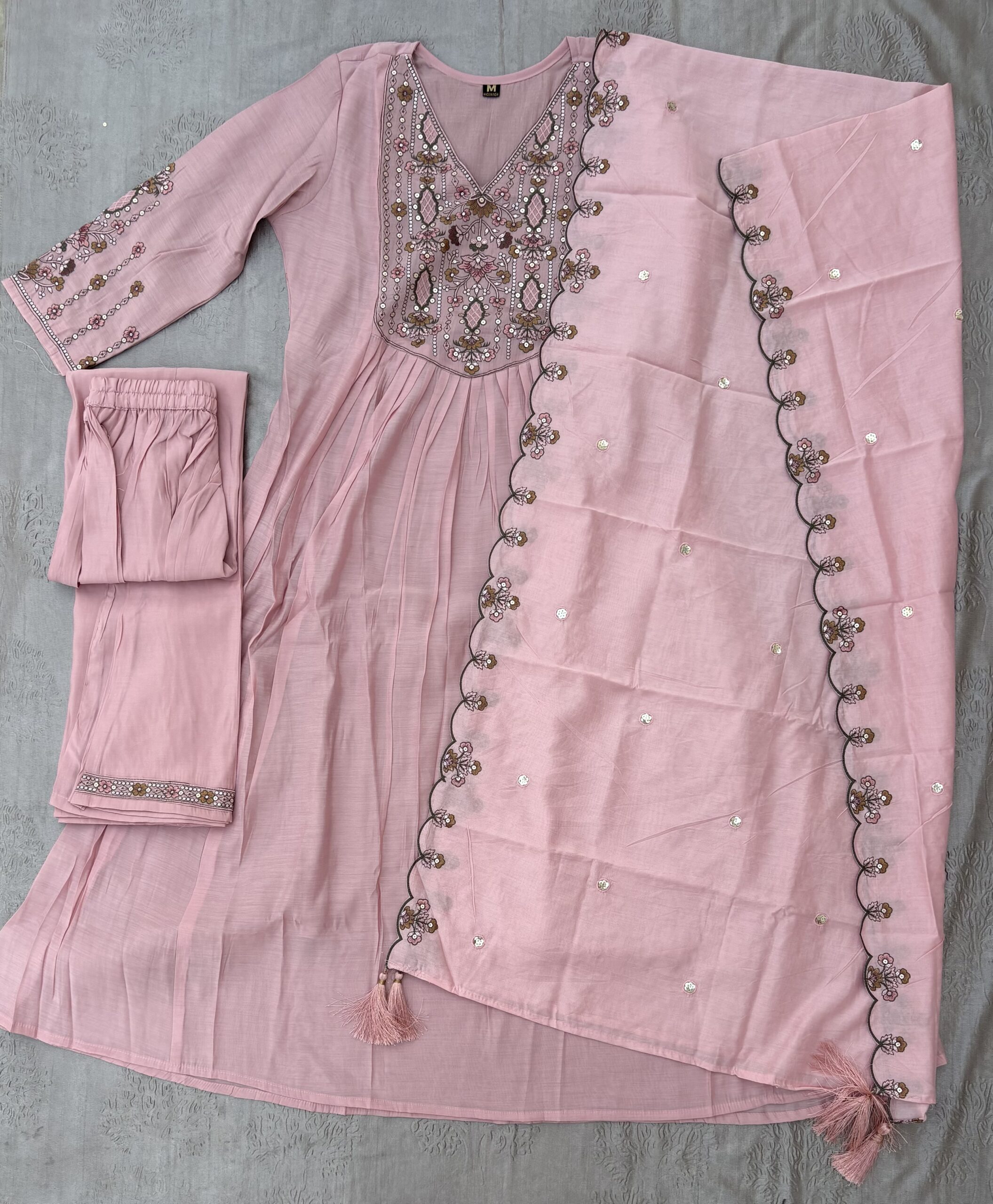 Blush Pink Embroidered Kurta Set for Women with Dupatta - Image 3
